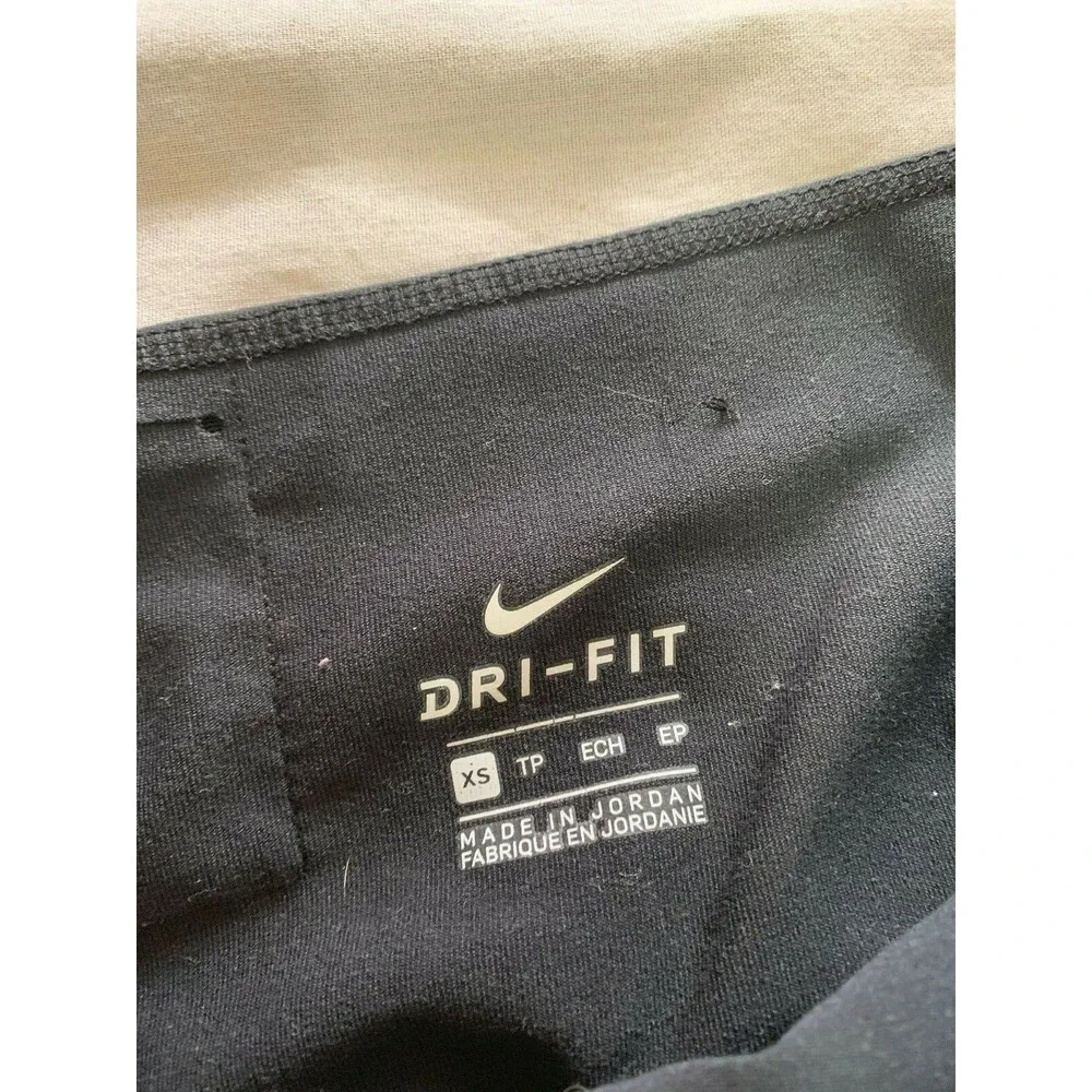 NIKE DRI FIT TEN LESS PLASTIC BOTTLES WOMENS YOGA CAPRIS PANTS SIZE XS